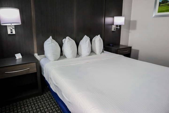 Room 16 of 30