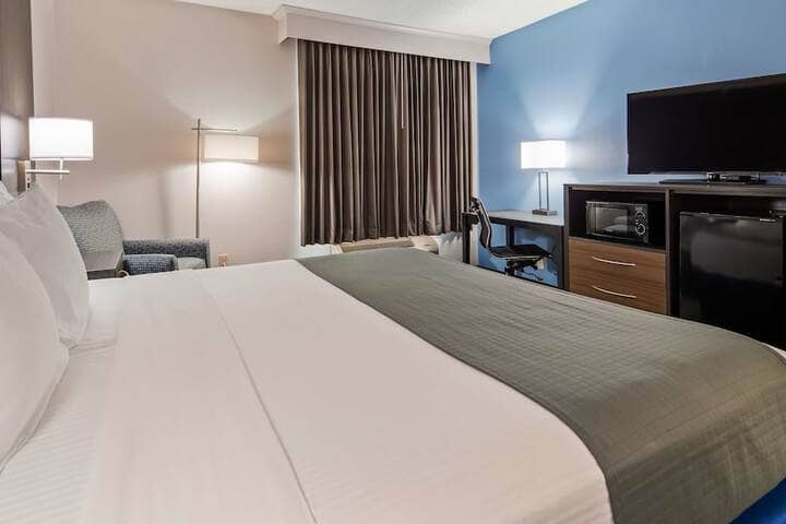 Room 5 of 30