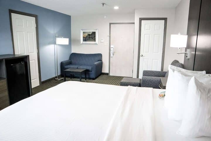 Room 15 of 30